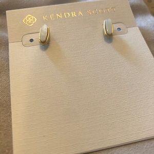Kendra Scott	Mae Stud Earring